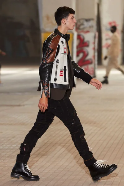 Look 14